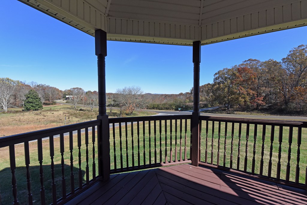 328 Asa Dorsey Road Cleveland, GA 30528 - Photo 5 of 35 a balcony with street view