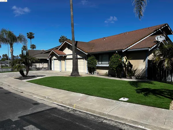 $3,995 | 5593 Drakes Drive, Discovery Bay, CA 94505