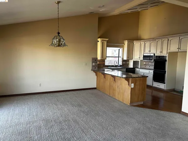 $3,995 | 5593 Drakes Drive, Discovery Bay, CA 94505