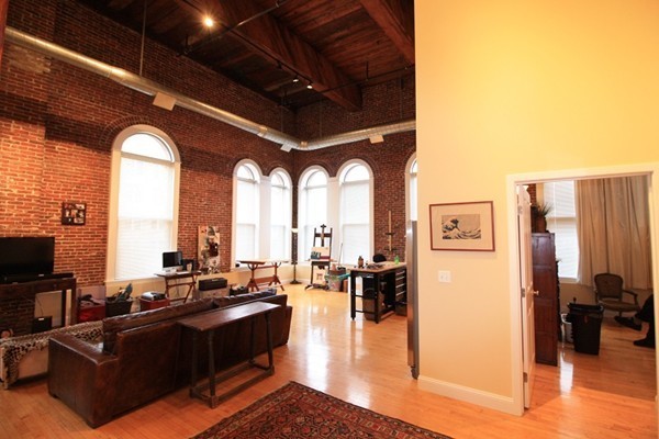 10 Kearney Square, Unit 404 Lowell, MA 01852 - Photo 4 of 30