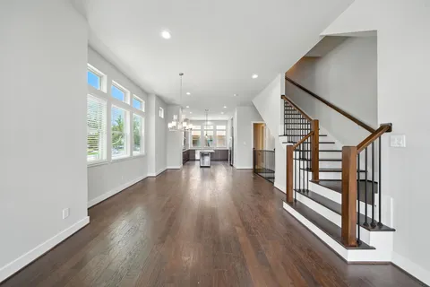 $550,000 | 151 East 2nd Street, Houston, TX 77007