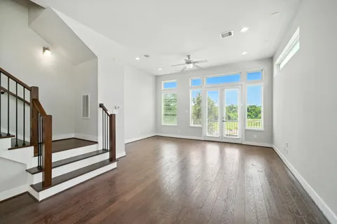 $550,000 | 151 East 2nd Street, Houston, TX 77007