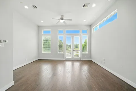 $550,000 | 151 East 2nd Street, Houston, TX 77007