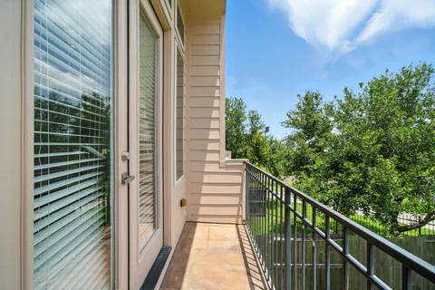 $550,000 | 151 East 2nd Street, Houston, TX 77007