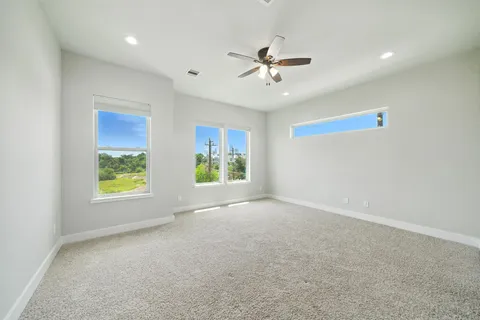 $550,000 | 151 East 2nd Street, Houston, TX 77007