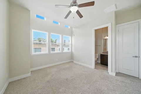 $550,000 | 151 East 2nd Street, Houston, TX 77007