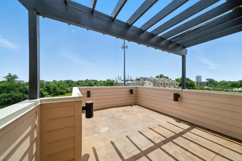 $550,000 | 151 East 2nd Street, Houston, TX 77007