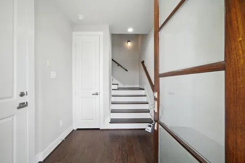 $550,000 | 151 East 2nd Street, Houston, TX 77007