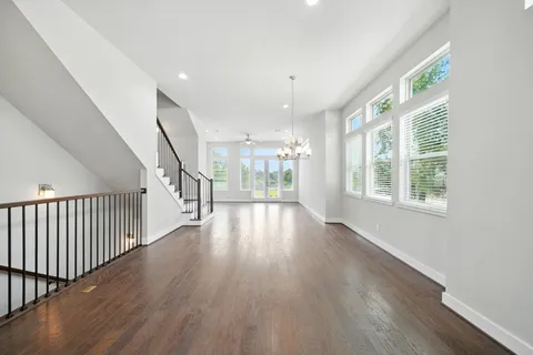 $550,000 | 151 East 2nd Street, Houston, TX 77007