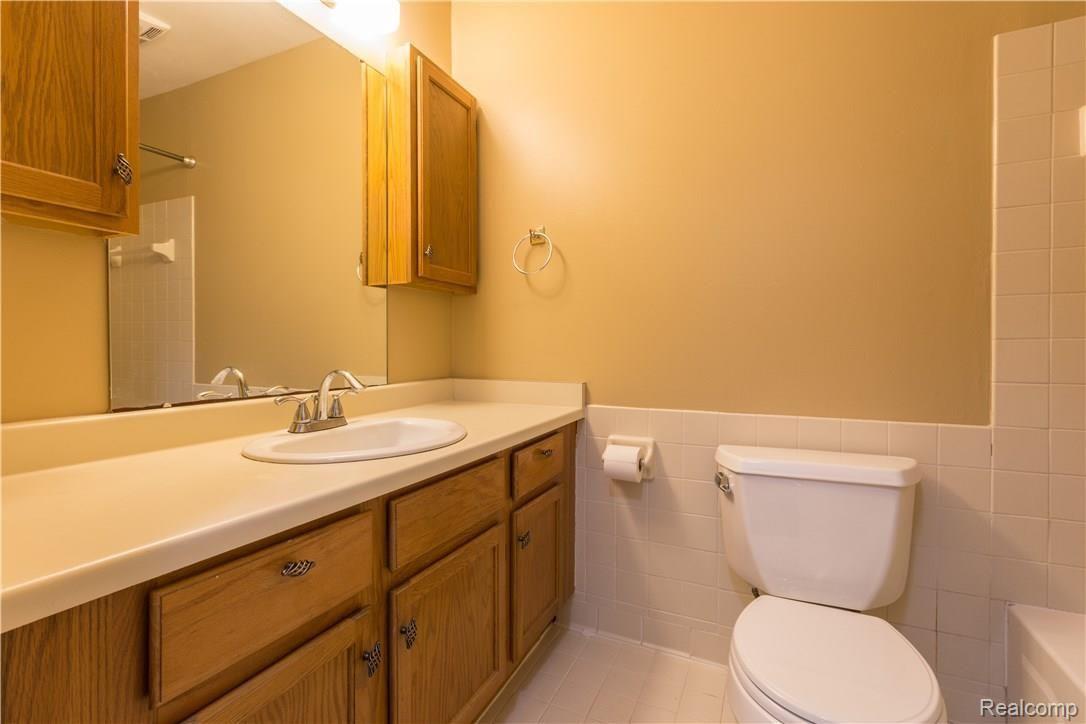420 Baldwin Avenue Rochester, MI 48307 - Photo 12 of 12 420 Baldwin-5.jpg