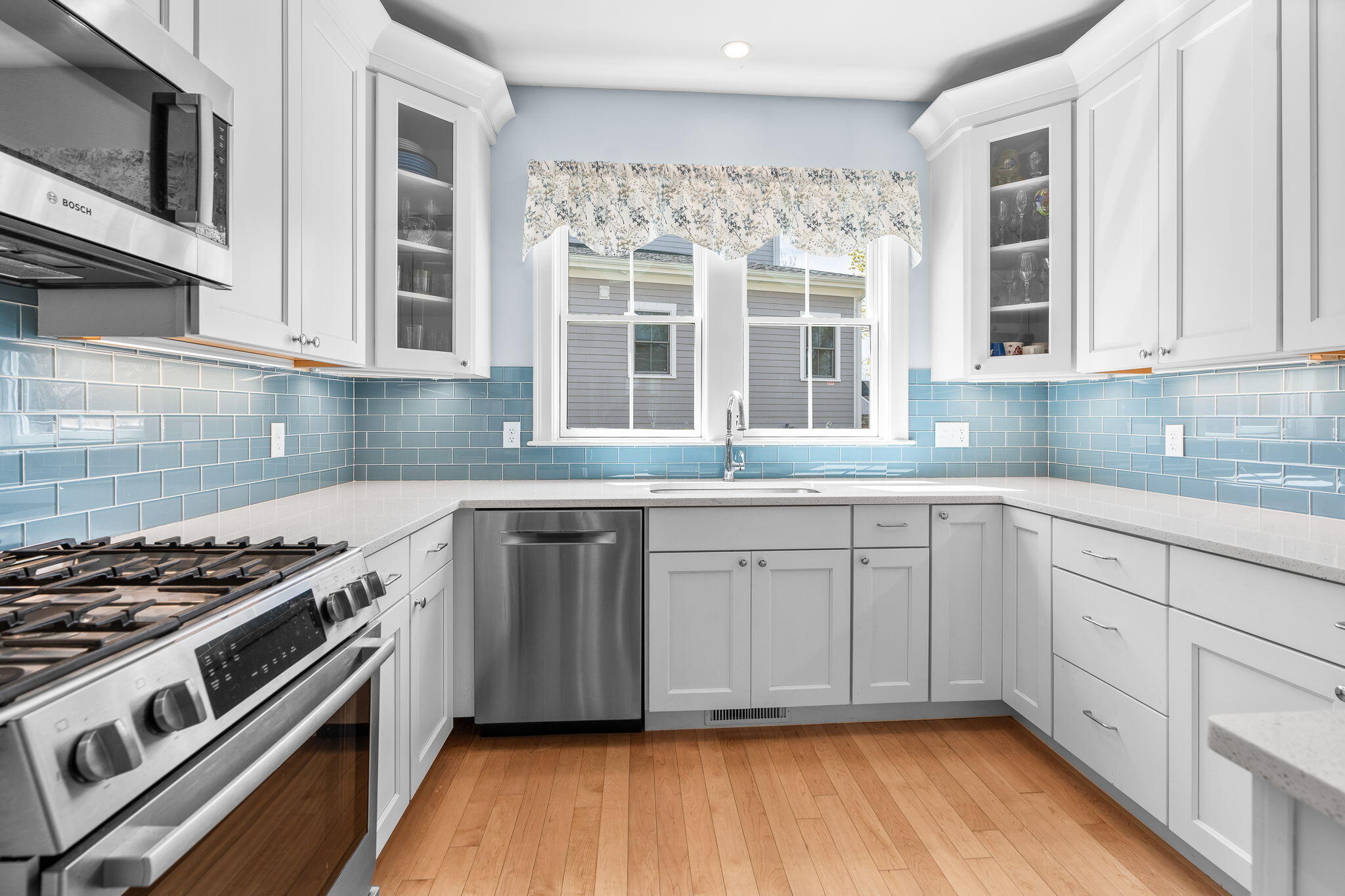 601 Main Street, Unit #28 Dennis, MA 02638 - Photo 16 of 38 Kitchen view 2