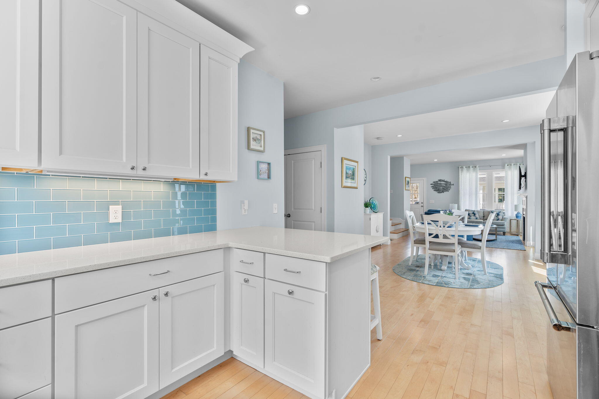 601 Main Street, Unit #28 Dennis, MA 02638 - Photo 18 of 38 Kitchen open to living area