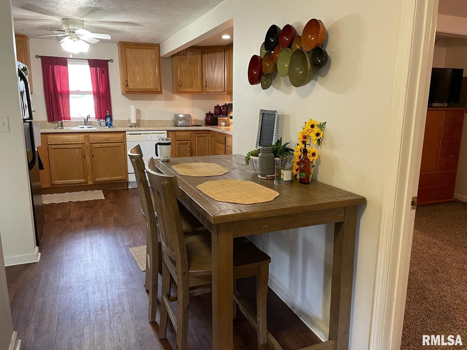 1106 Rutledge Street Pawnee, IL 62558 - Photo 4 of 16 Gallery Image 4