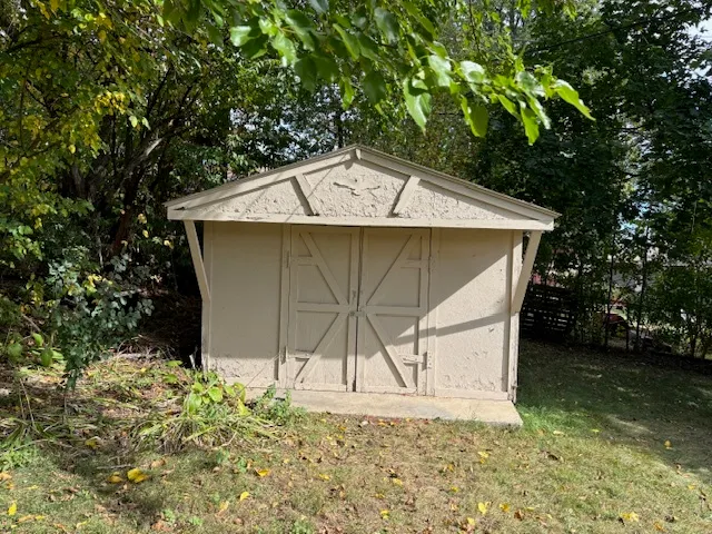 $2,000 | 1316 Monroe Street, Lake In The Hills, IL 60156