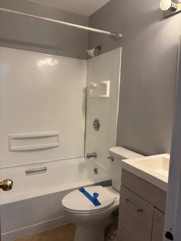 $2,100 | 1316 Monroe Street, Lake In The Hills, IL 60156