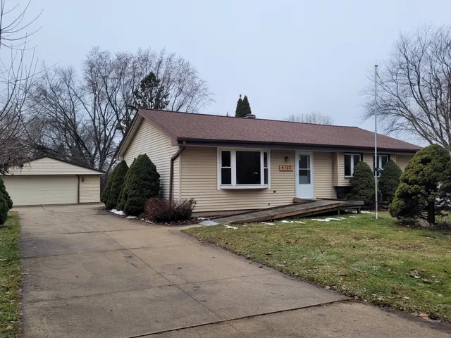 $319,900 | 6125 North 122nd Street, Milwaukee, WI 53225