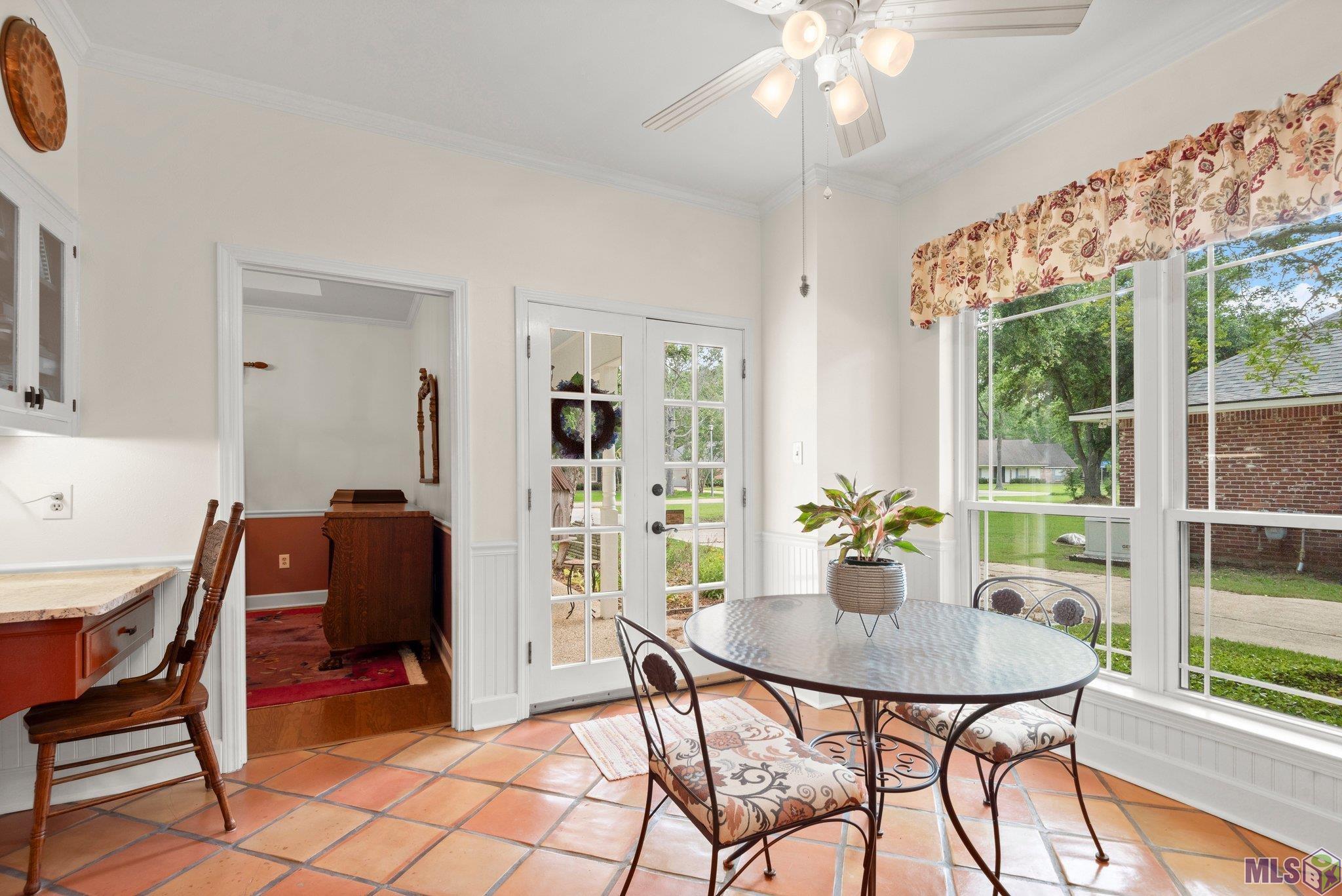 2829 Rene Beauregard Avenue Baton Rouge, LA 70820 - Photo 11 of 37 Breakfast Area