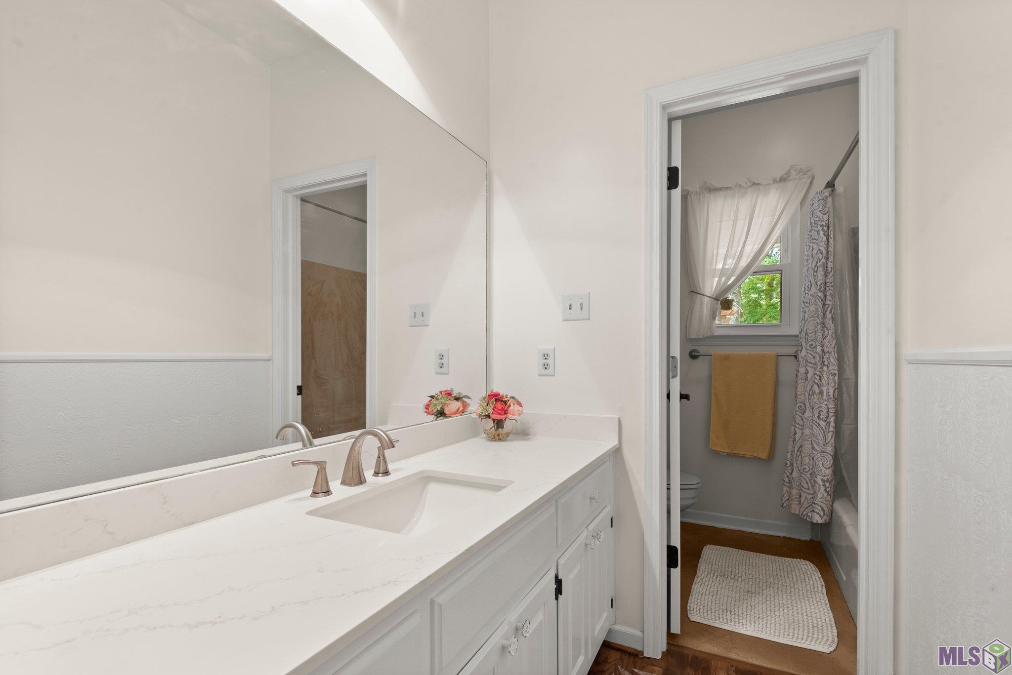 2829 Rene Beauregard Avenue Baton Rouge, LA 70820 - Photo 20 of 37 Guest Bathroom