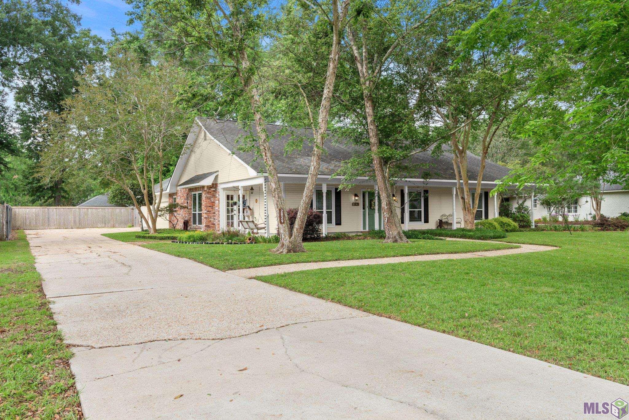 2829 Rene Beauregard Avenue Baton Rouge, LA 70820 - Photo 3 of 37