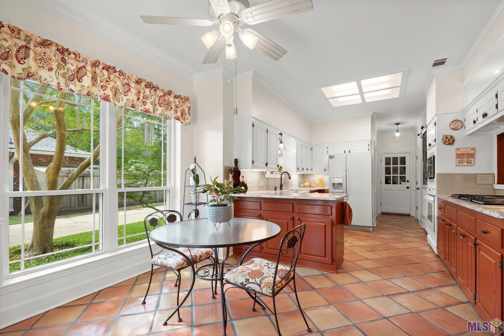 2829 Rene Beauregard Avenue Baton Rouge, LA 70820 - Photo 10 of 37 Kitchen