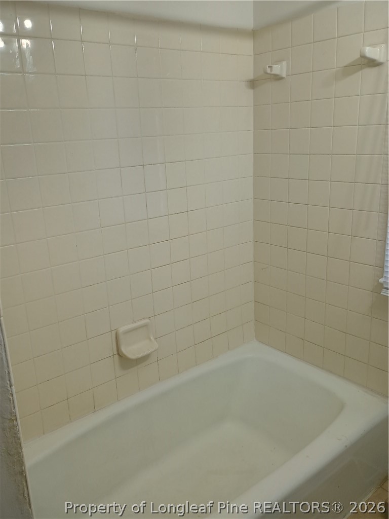 5025 Houston Road Fayetteville, NC 28311 - Photo 10 of 11 Full Bath with Tub and Shower