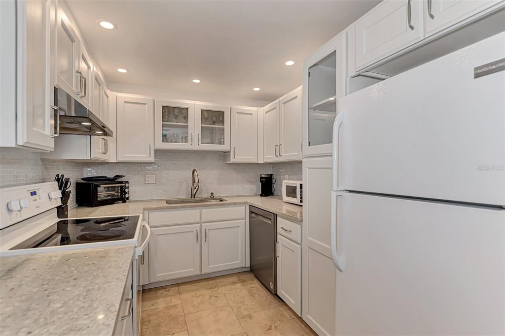 5855 Midnight Pass Road, Unit 426 Sarasota, FL 34242 - Photo 22 of 65