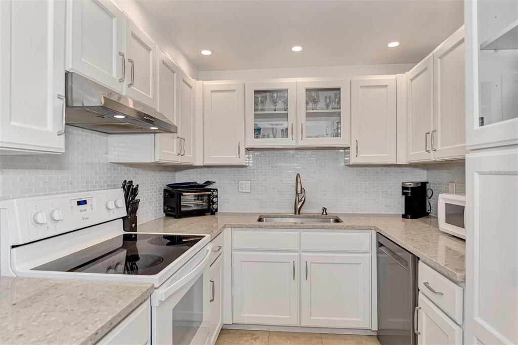 5855 Midnight Pass Road, Unit 426 Sarasota, FL 34242 - Photo 23 of 65