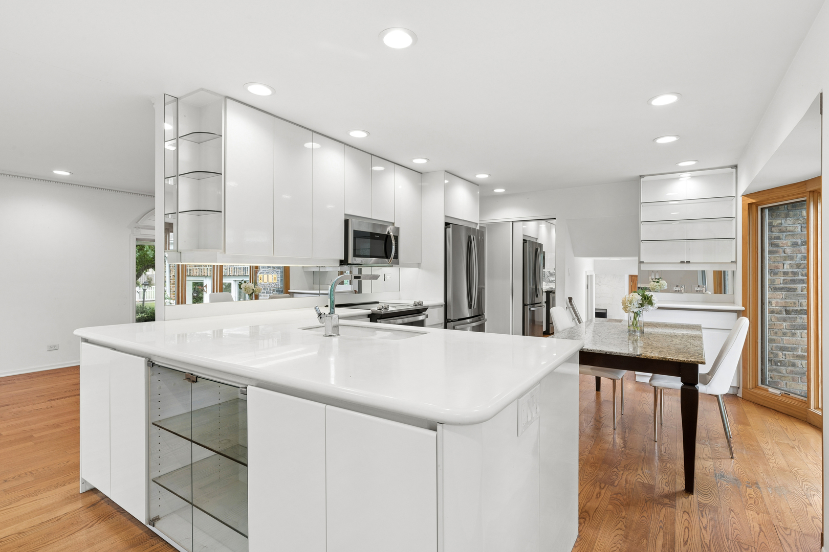 2415 Happy Hollow Road Glenview, IL 60026 - Photo 7 of 33 Gallery Image 7