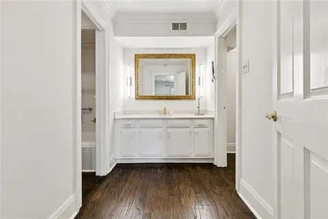 $199,500 | 3000 St Charles Avenue, Unit 207, New Orleans, LA 70115