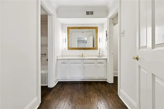 $199,500 | 3000 St Charles Avenue, Unit 207, New Orleans, LA 70115