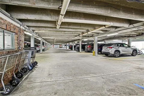 $199,500 | 3000 St Charles Avenue, Unit 207, New Orleans, LA 70115