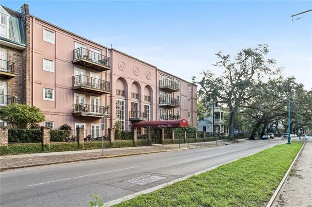 $199,500 | 3000 St Charles Avenue, Unit 207, New Orleans, LA 70115