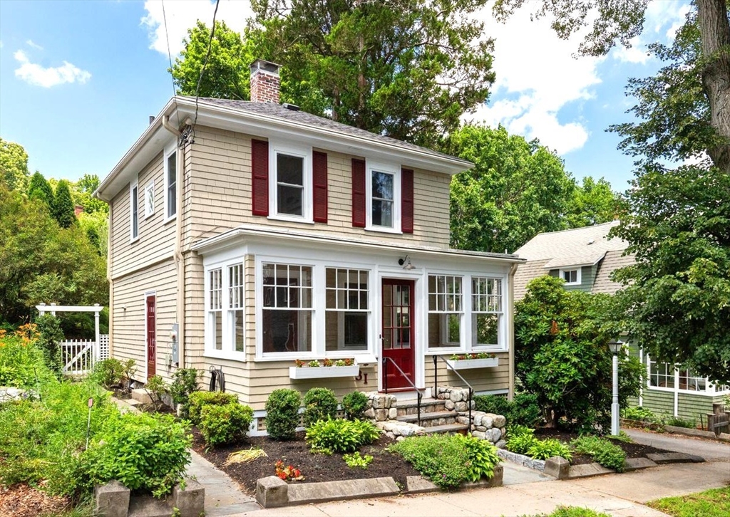 31 Fountain Road, Unit 1 Arlington, MA 02476 - Photo 1 of 29
