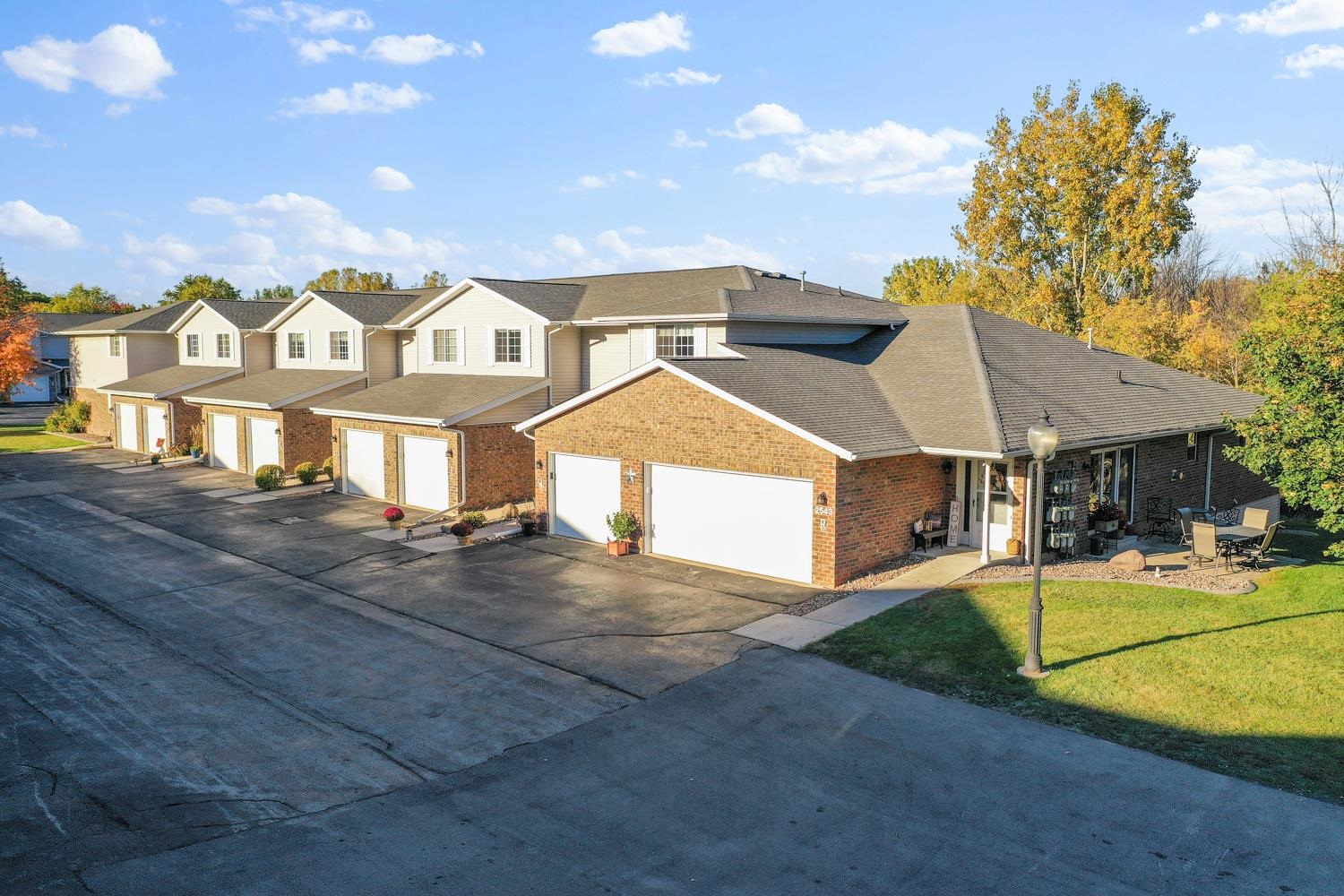 2543 Telluride Trail, Unit P Green Bay, WI 54313 - Photo 2 of 35