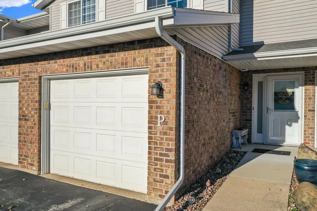 $299,900 | 2543 Telluride Trail, Unit P, Green Bay, WI 54313