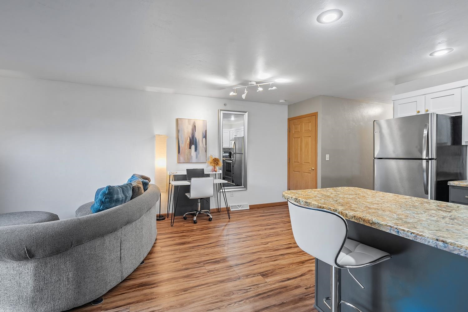 2543 Telluride Trail, Unit P Green Bay, WI 54313 - Photo 6 of 35