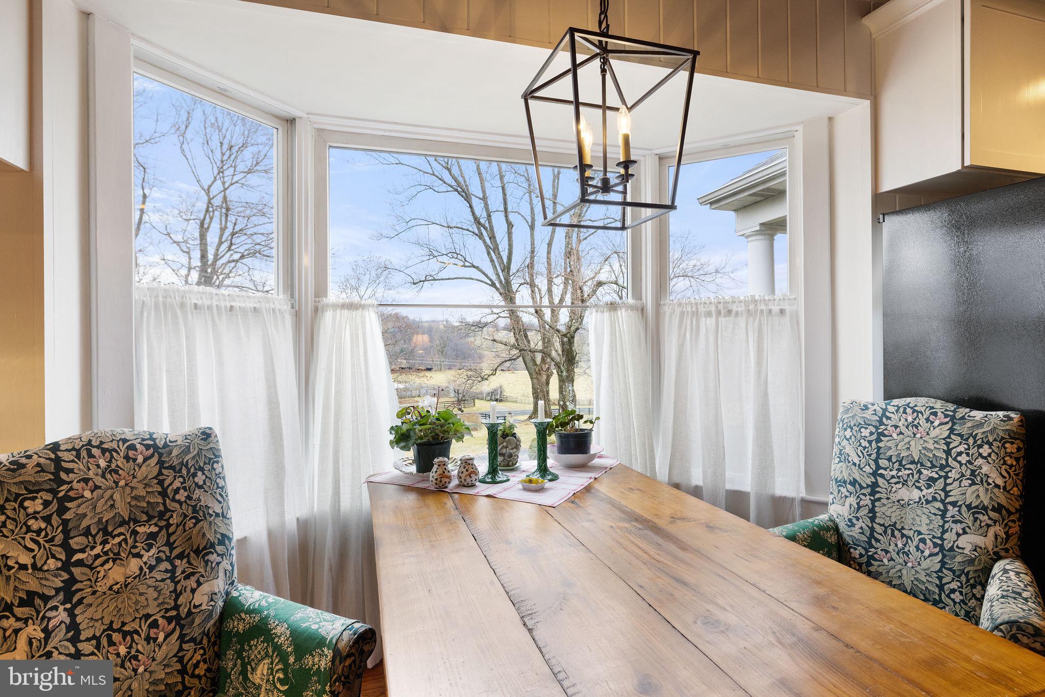 2294 Leeds Manor Road Markham, VA 22643 - Photo 20 of 97 Breakfast nook in bay window