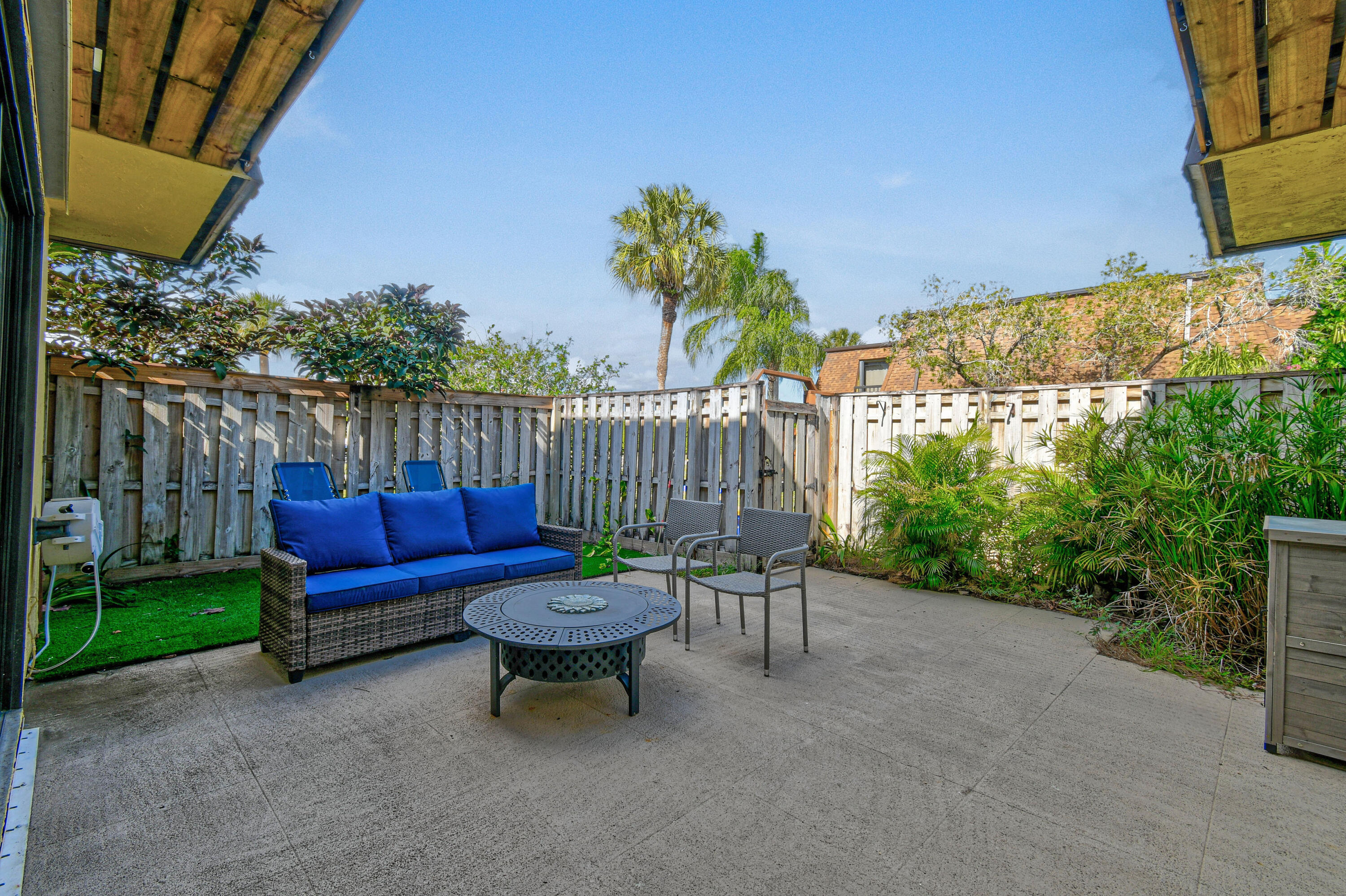 110 North Delaware Boulevard, Unit 9B Jupiter, FL 33458 - Photo 3 of 42 110NDelawareBlvd#9B(7)