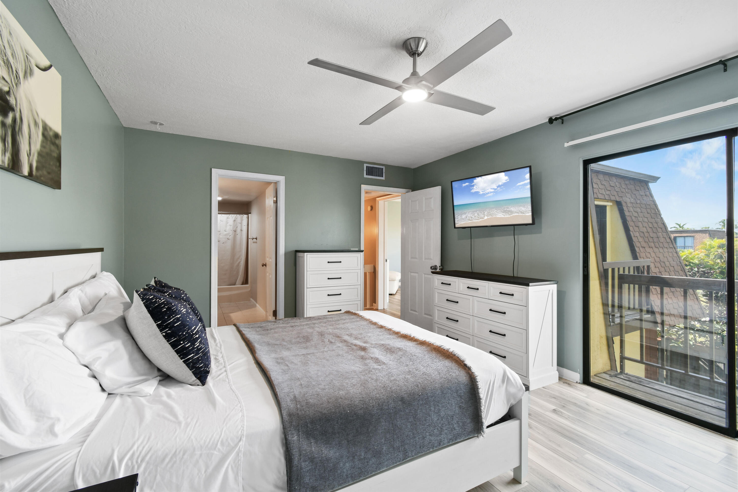 110 North Delaware Boulevard, Unit 9B Jupiter, FL 33458 - Photo 35 of 42 110NDelawareBlvd#9B(42)