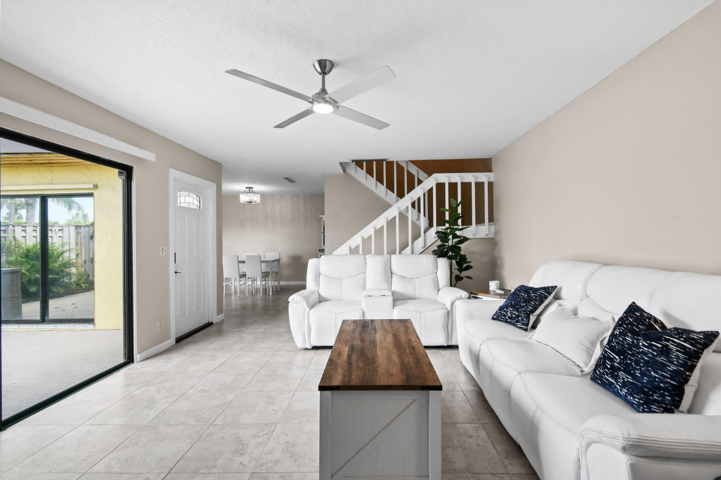 110 North Delaware Boulevard, Unit 9B Jupiter, FL 33458 - Photo 5 of 42 110NDelawareBlvd#9B(9)