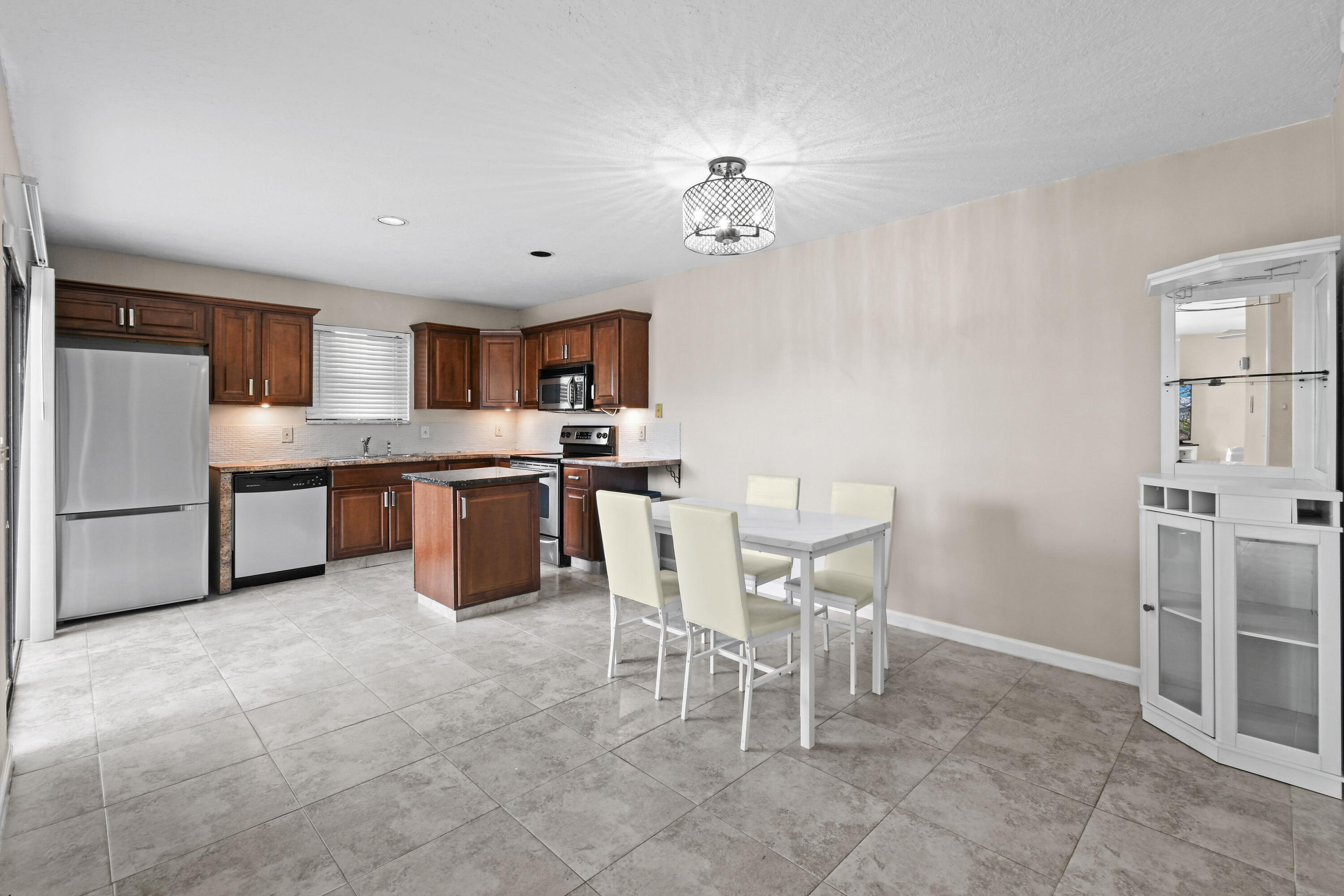 110 North Delaware Boulevard, Unit 9B Jupiter, FL 33458 - Photo 8 of 42 110NDelawareBlvd#9B(11)