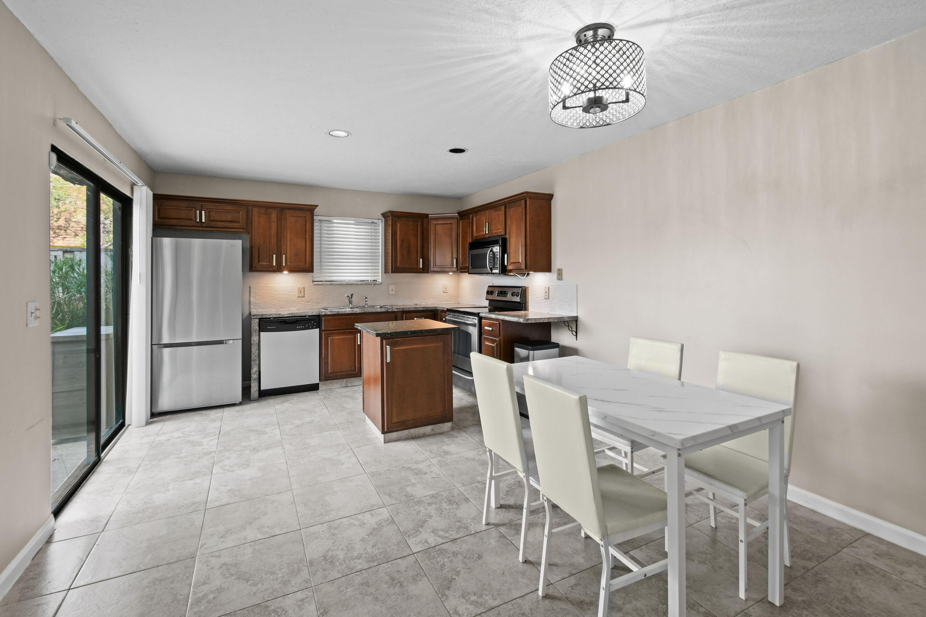 110 North Delaware Boulevard, Unit 9B Jupiter, FL 33458 - Photo 9 of 42 110NDelawareBlvd#9B(12)