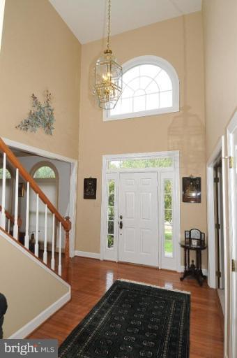 1937 Byrd Road Vienna, VA 22182 - Photo 2 of 23 Entrance / Foyer