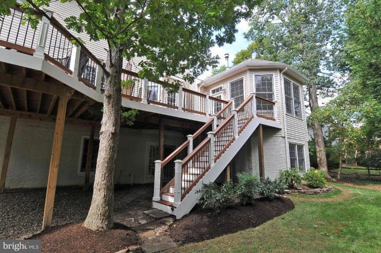 1937 Byrd Road Vienna, VA 22182 - Photo 16 of 23 Deck