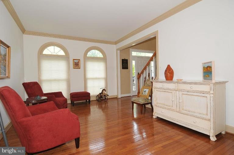 1937 Byrd Road Vienna, VA 22182 - Photo 3 of 23 Living Room