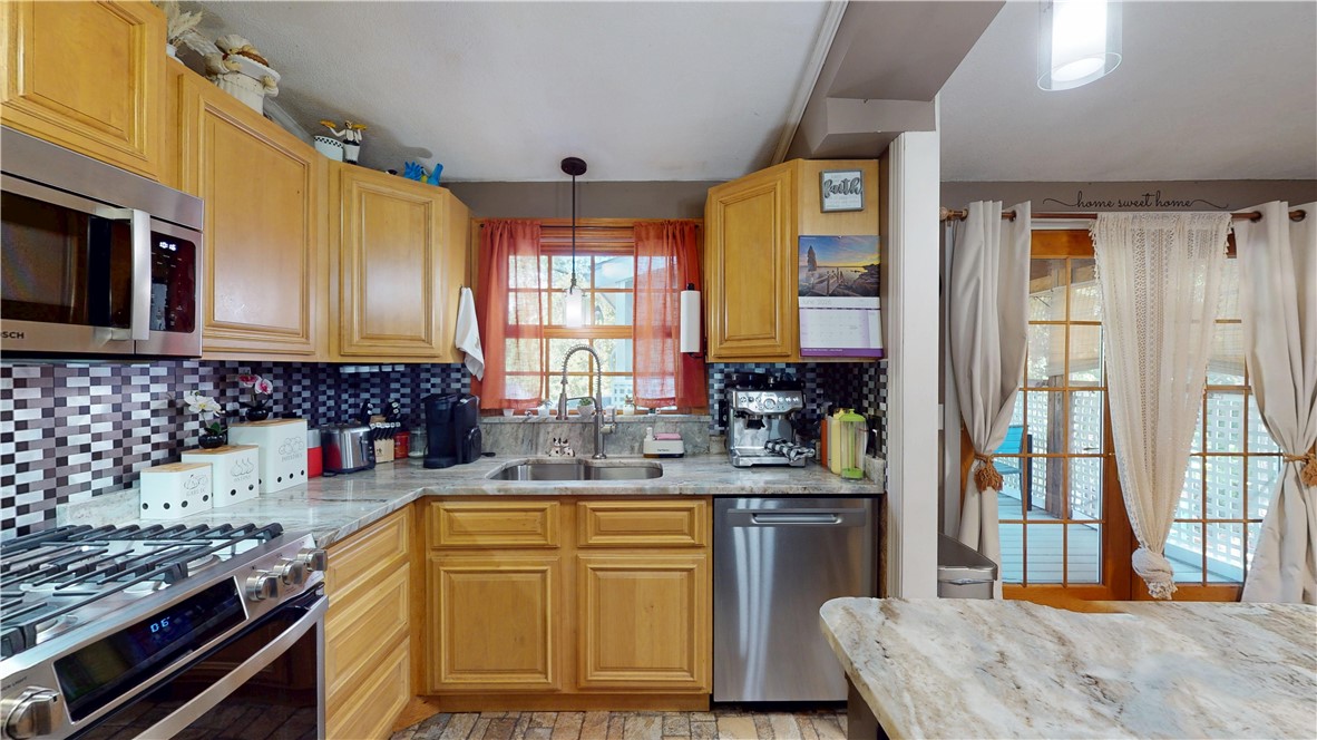 17 Tell Street Warwick, RI 02889 - Photo 18 of 50