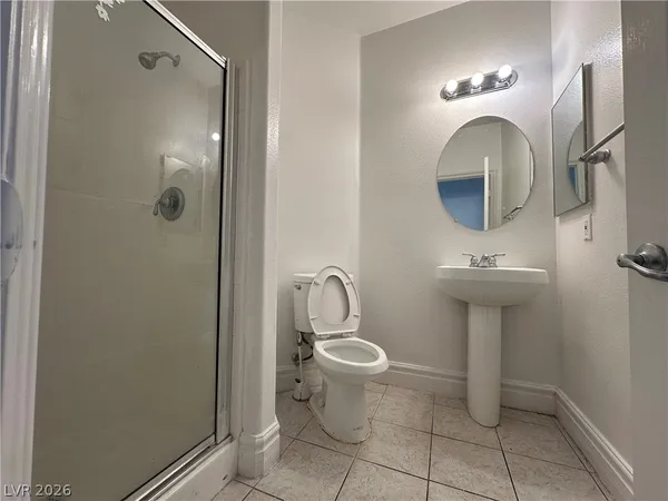 $2,100 | 9763 Waukegan Avenue, Las Vegas, NV 89148
