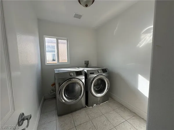 $2,100 | 9763 Waukegan Avenue, Las Vegas, NV 89148