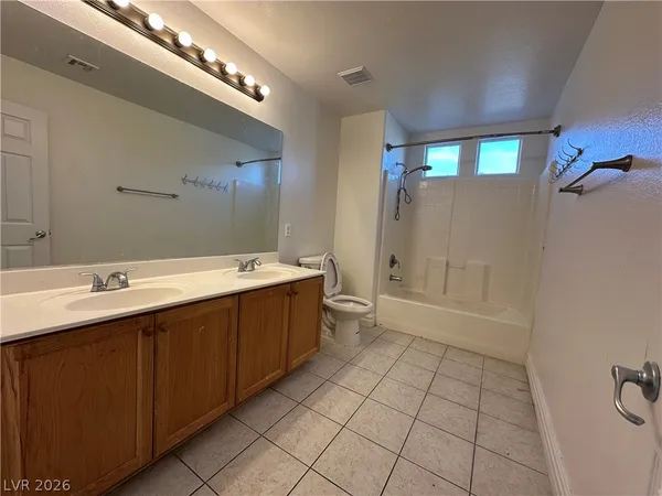 $2,100 | 9763 Waukegan Avenue, Las Vegas, NV 89148