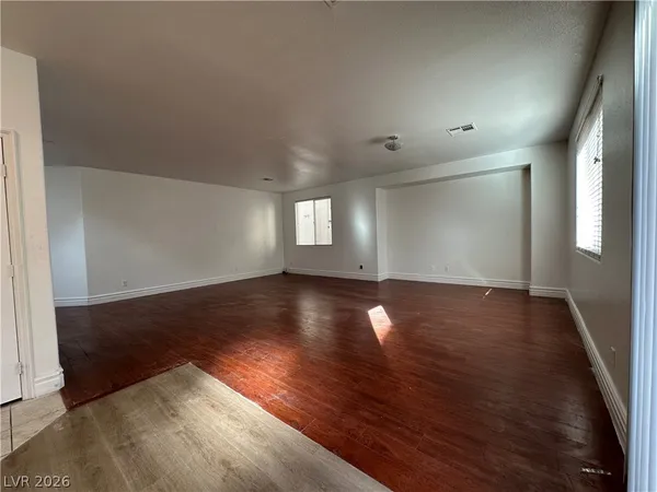 $2,100 | 9763 Waukegan Avenue, Las Vegas, NV 89148